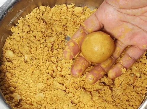Besan Ladoo Recipe